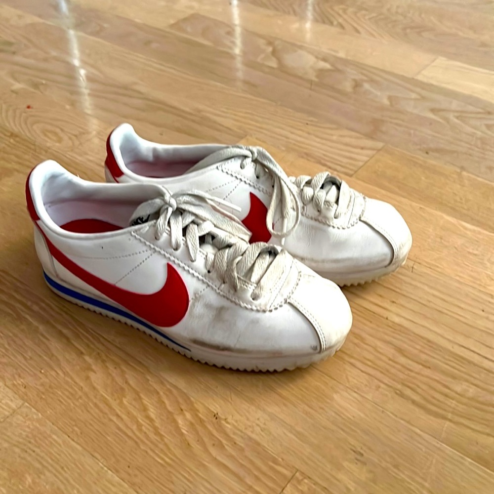 Classic Nike Cortez size 7 women